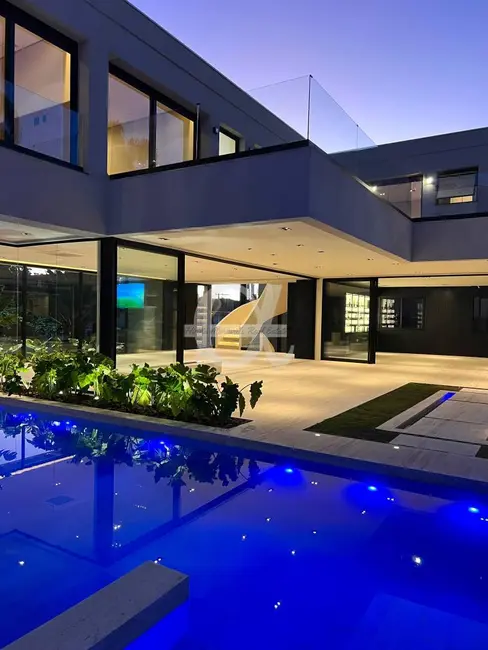 Casa com 5 quartos à venda, 930m2 em Barueri - SP - imagem 8 Foto 8 de Casa com 5 quartos à venda, 930m2 em Barueri - SP