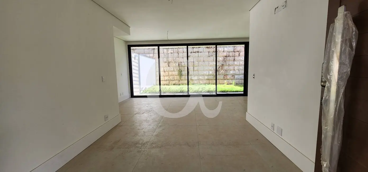 Foto 2 de Casa com 3 quartos à venda, 152m2 em Alphaville, Santana De Parnaiba - SP