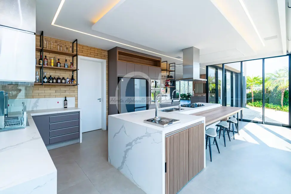 Foto 1 de Casa com 4 quartos à venda, 500m2 em Cidade Tamboré, Santana De Parnaiba - SP