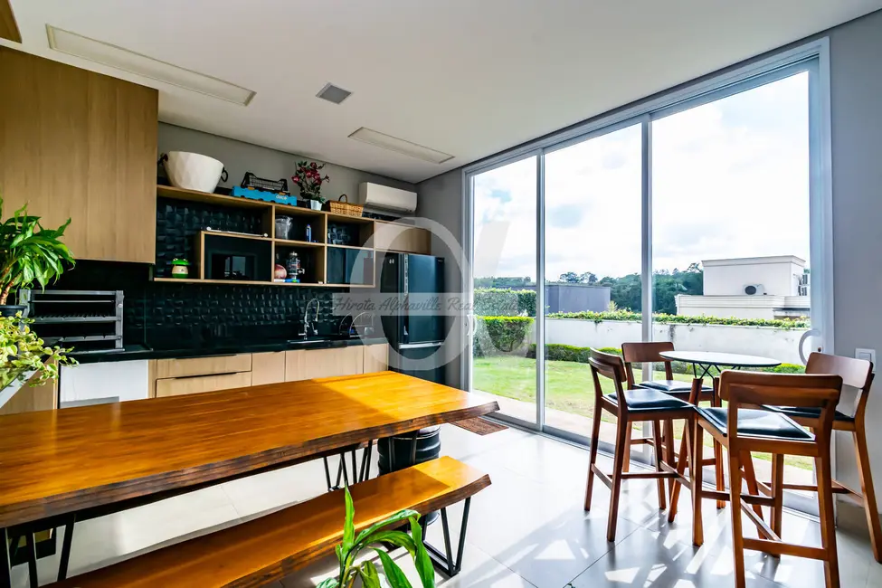 Casa com 3 quartos à venda, 220m2 em Alphaville, Santana De Parnaiba - SP - imagem 2 Foto 2 de Casa com 3 quartos à venda, 220m2 em Alphaville, Santana De Parnaiba - SP