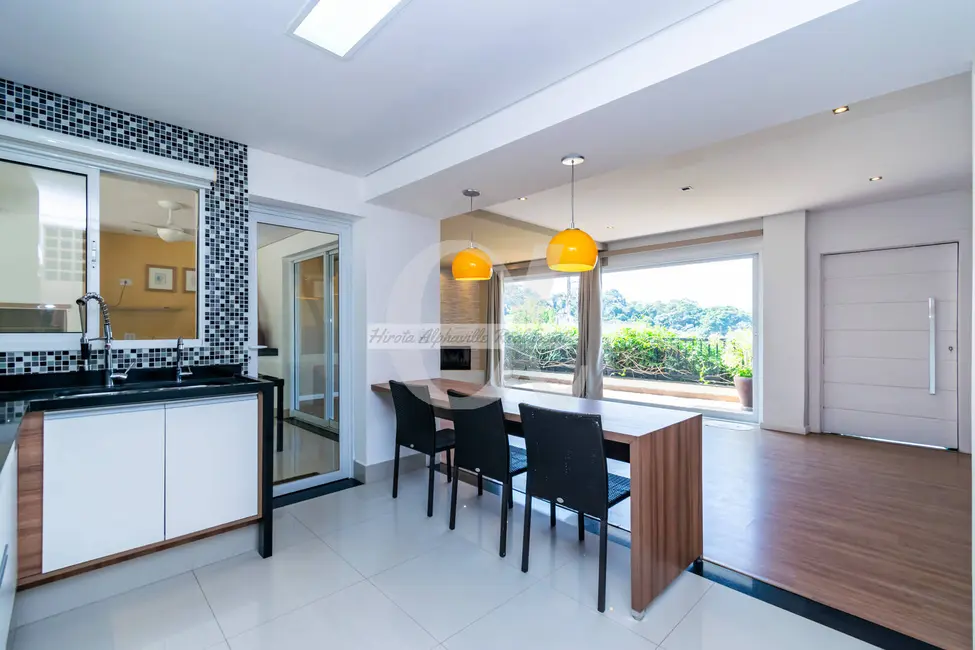 Casa com 3 quartos à venda, 245m2 em Alphaville, Santana De Parnaiba - SP - imagem 4 Foto 4 de Casa com 3 quartos à venda, 245m2 em Alphaville, Santana De Parnaiba - SP