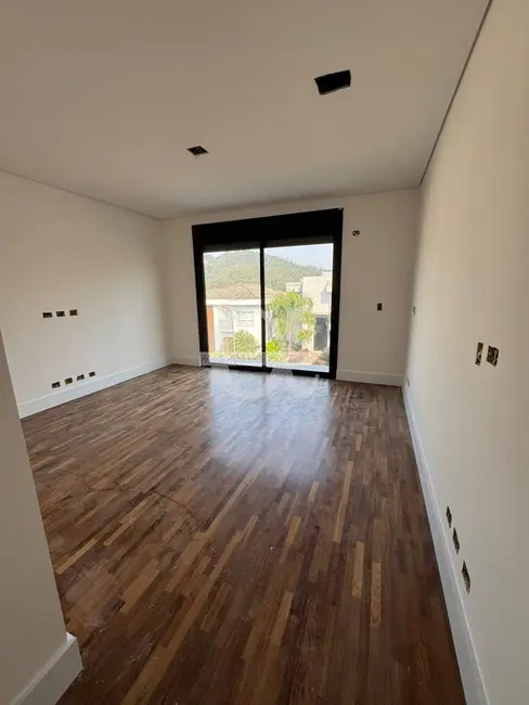 Casa com 4 quartos à venda, 420m2 em Tamboré, Santana De Parnaiba - SP - imagem 4 Foto 4 de Casa com 4 quartos à venda, 420m2 em Tamboré, Santana De Parnaiba - SP