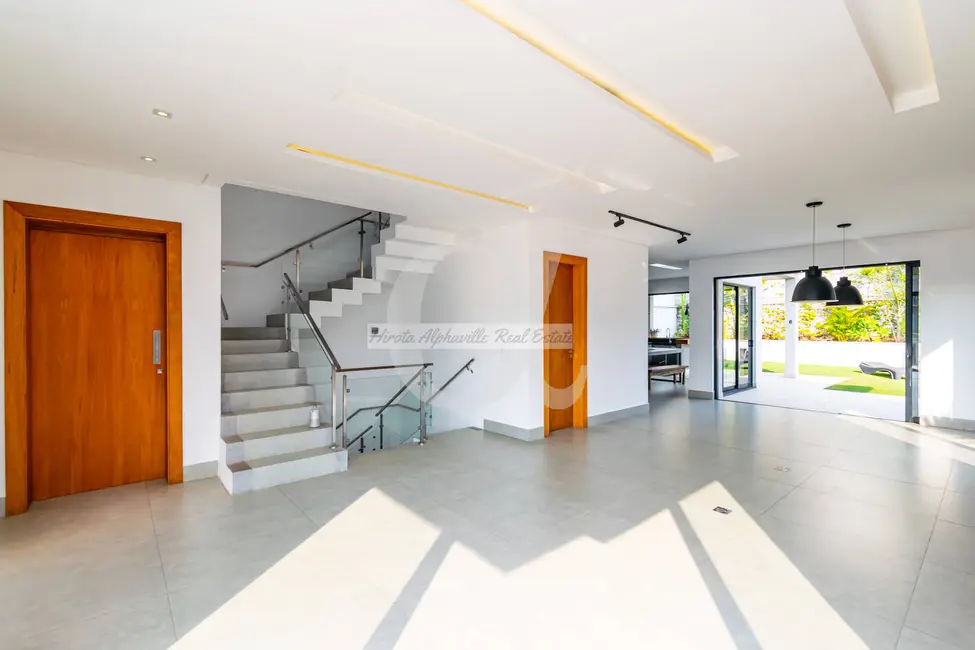 Foto 1 de Casa com 5 quartos à venda e para alugar, 336m2 em Cidade Tamboré, Santana De Parnaiba - SP