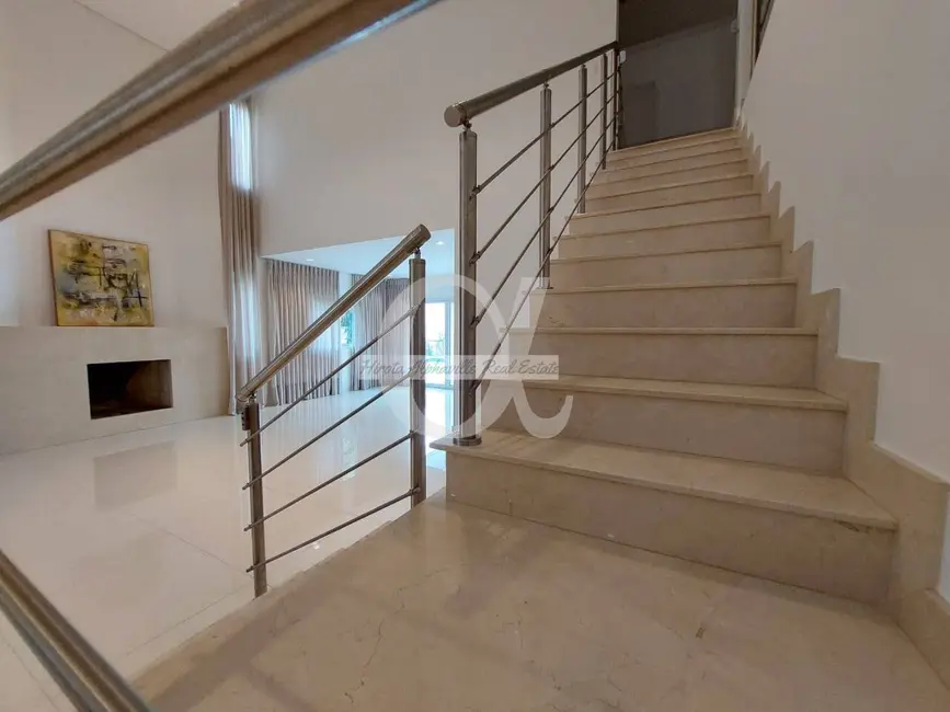 Casa com 4 quartos à venda, 382m2 em Alphaville, Santana De Parnaiba - SP - imagem 3 Foto 3 de Casa com 4 quartos à venda, 382m2 em Alphaville, Santana De Parnaiba - SP