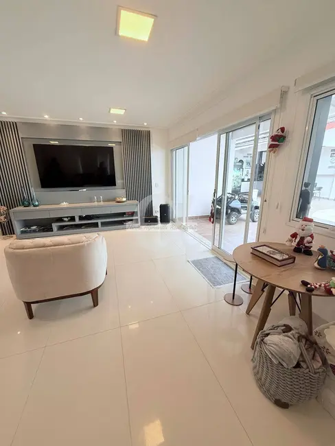 Foto 1 de Casa com 4 quartos à venda, 300m2 em Alphaville, Santana De Parnaiba - SP