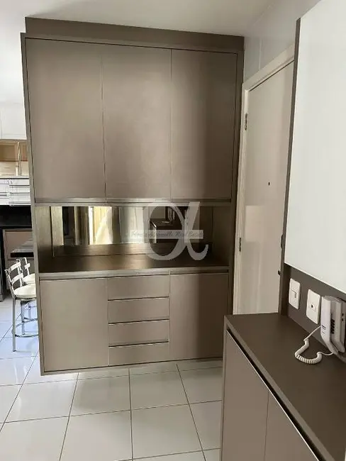 Apartamento com 3 quartos para alugar, 235m2 em Barueri - SP - imagem 9 Foto 9 de Apartamento com 3 quartos para alugar, 235m2 em Barueri - SP