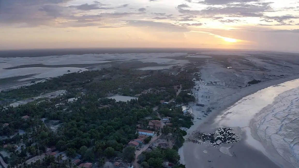 Foto 2 de Terreno / Lote à venda, 1000m2 em Barroquinha - CE