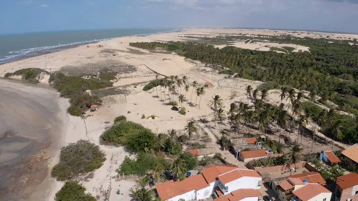 Foto 2 de Terreno / Lote à venda, 10000m2 em Barroquinha - CE