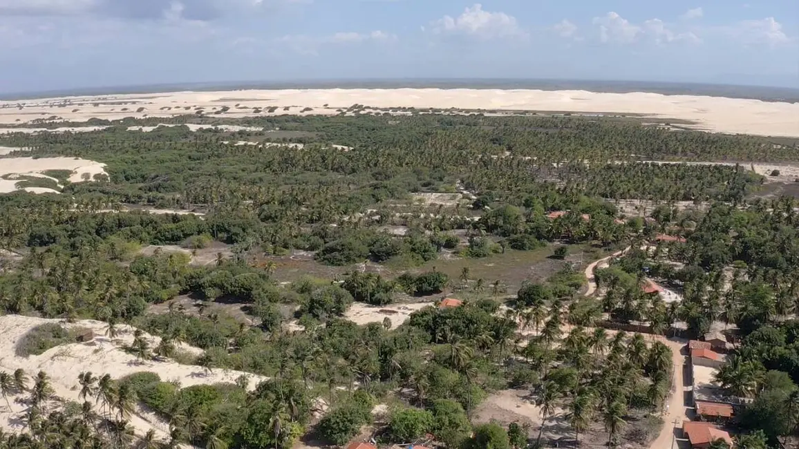 Foto 2 de Terreno / Lote à venda, 35000m2 em Barroquinha - CE