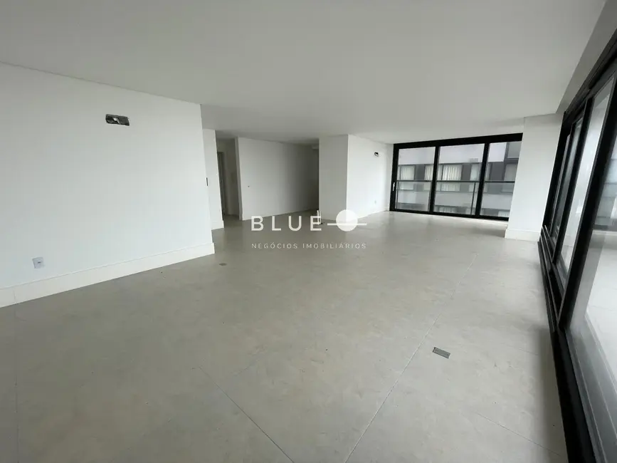 Apartamento com 4 quartos à venda, 215m2 em Torres - RS - imagem 5 Foto 5 de Apartamento com 4 quartos à venda, 215m2 em Torres - RS