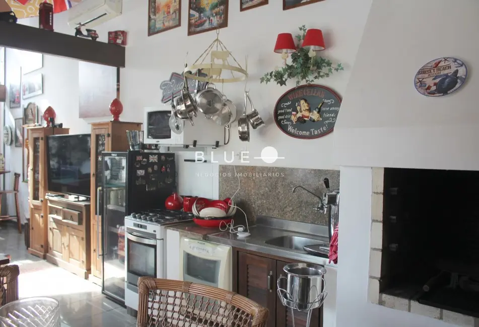 Foto 9 de Casa com 3 quartos à venda, 347m2 em Torres - RS