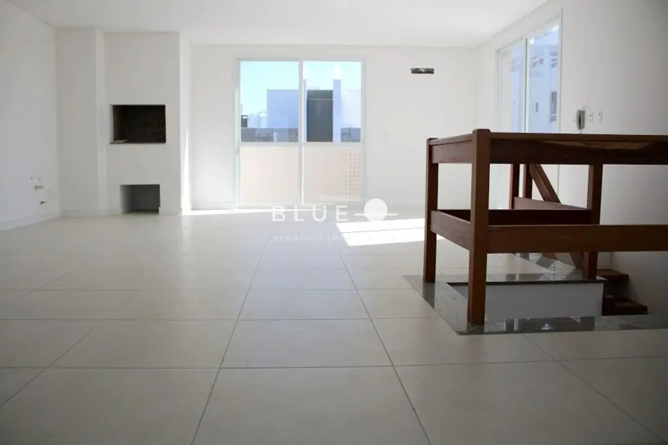 Foto 1 de Cobertura com 3 quartos à venda, 160m2 em Centro, Torres - RS