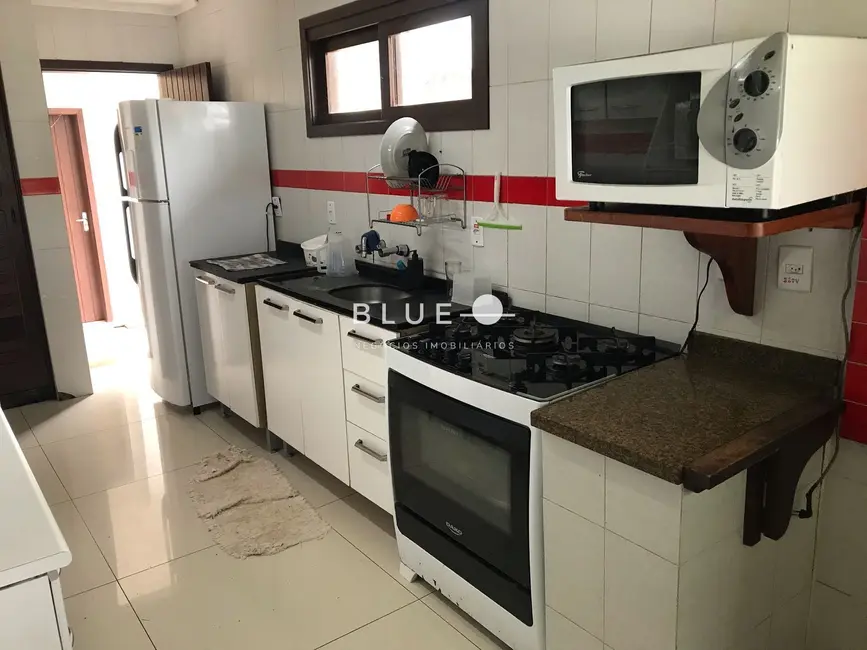 Casa com 4 quartos à venda, 260m2 em Torres - RS - imagem 9 Foto 9 de Casa com 4 quartos à venda, 260m2 em Torres - RS