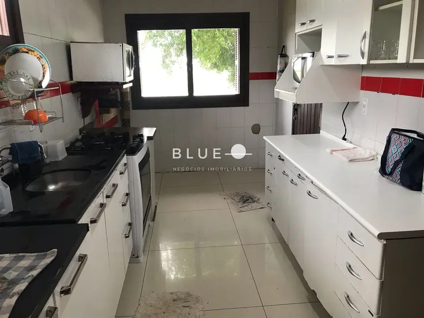 Casa com 4 quartos à venda, 260m2 em Torres - RS - imagem 8 Foto 8 de Casa com 4 quartos à venda, 260m2 em Torres - RS