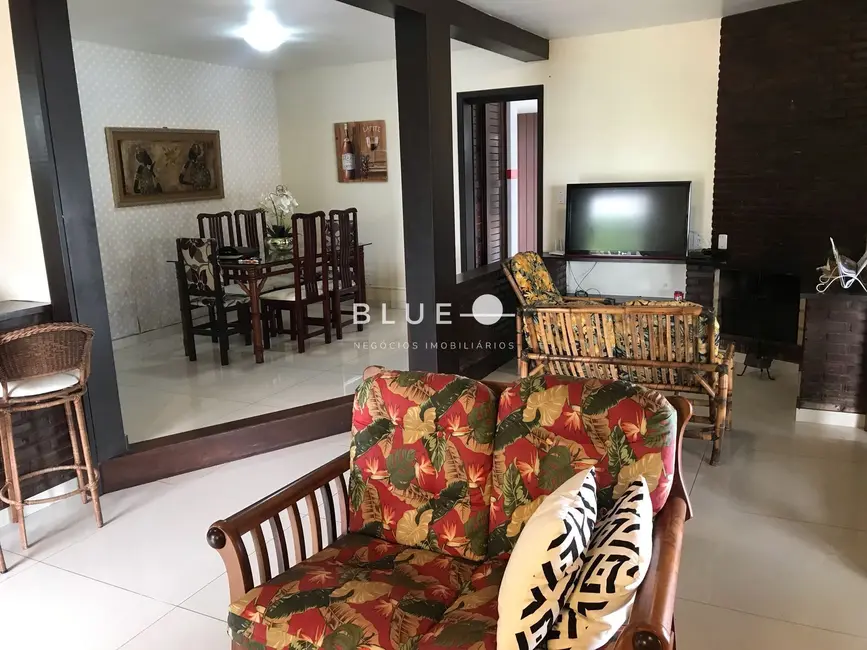 Casa com 4 quartos à venda, 260m2 em Torres - RS - imagem 4 Foto 4 de Casa com 4 quartos à venda, 260m2 em Torres - RS