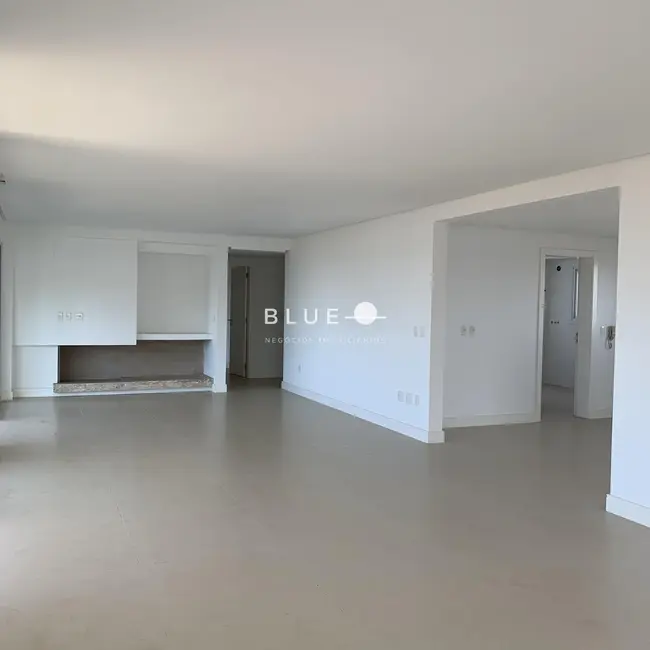 Apartamento com 4 quartos à venda, 230m2 em Torres - RS - imagem 2 Foto 2 de Apartamento com 4 quartos à venda, 230m2 em Torres - RS