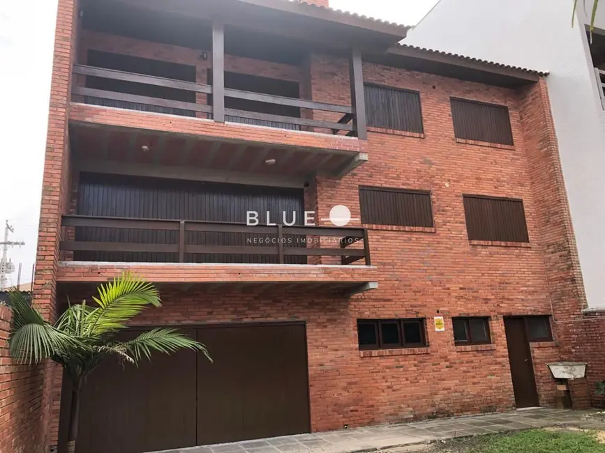Foto 2 de Casa com 7 quartos à venda, 400m2 em Torres - RS