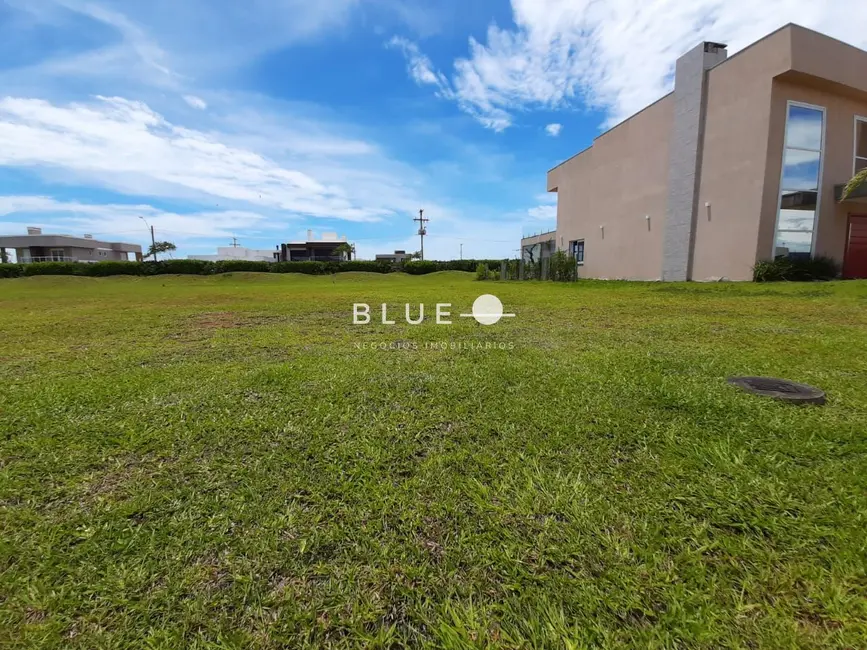 Foto 2 de Terreno / Lote à venda, 420m2 em Torres - RS