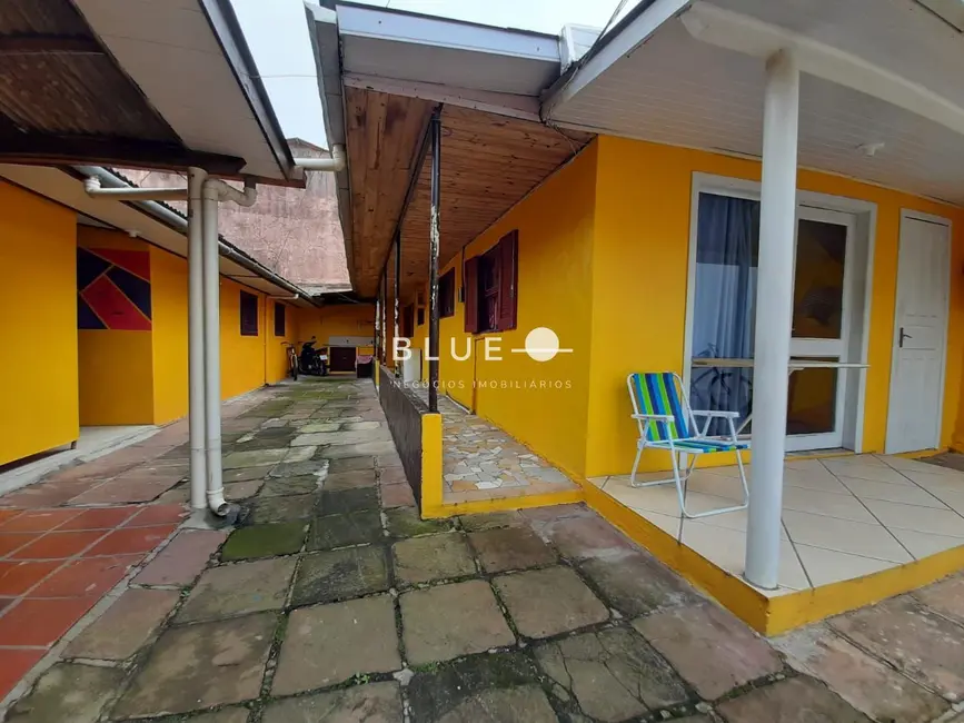 Casa com 6 quartos à venda, 128m2 em Centro, Torres - RS - imagem 3 Foto 3 de Casa com 6 quartos à venda, 128m2 em Centro, Torres - RS
