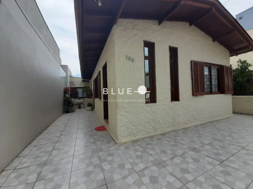 Foto 2 de Casa com 4 quartos à venda, 130m2 em Centro, Torres - RS