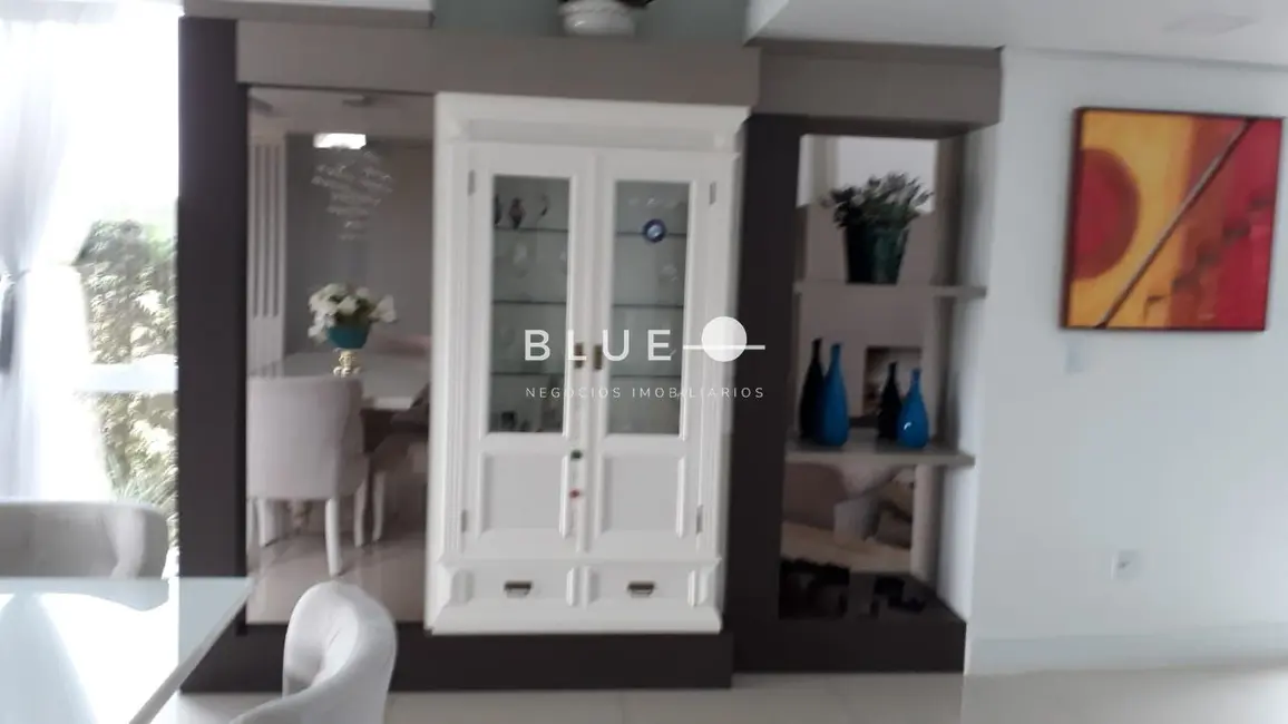 Casa de Condomínio com 4 quartos à venda, 330m2 em Torres - RS - imagem 5 Foto 5 de Casa de Condomínio com 4 quartos à venda, 330m2 em Torres - RS