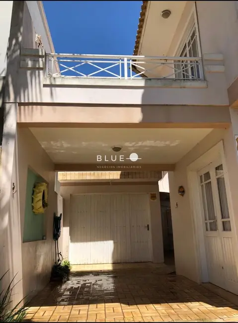 Casa com 4 quartos à venda, 318m2 em Torres - RS - imagem 4 Foto 4 de Casa com 4 quartos à venda, 318m2 em Torres - RS