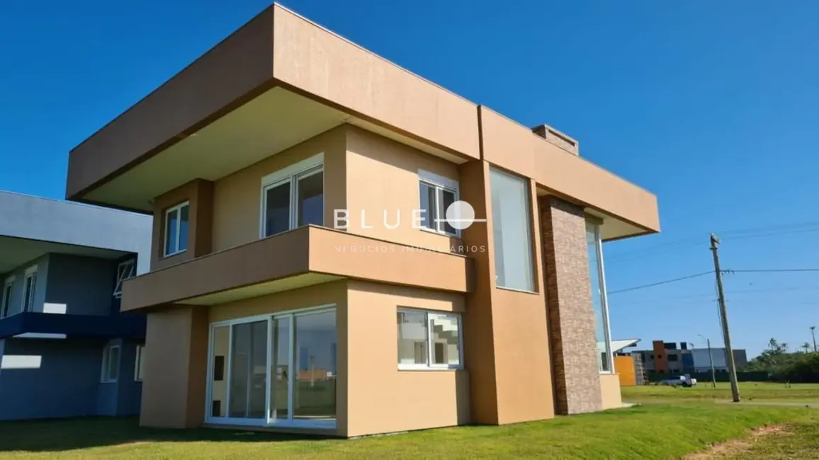 Foto 4 de Casa de Condomínio com 4 quartos à venda, 245m2 em Torres - RS
