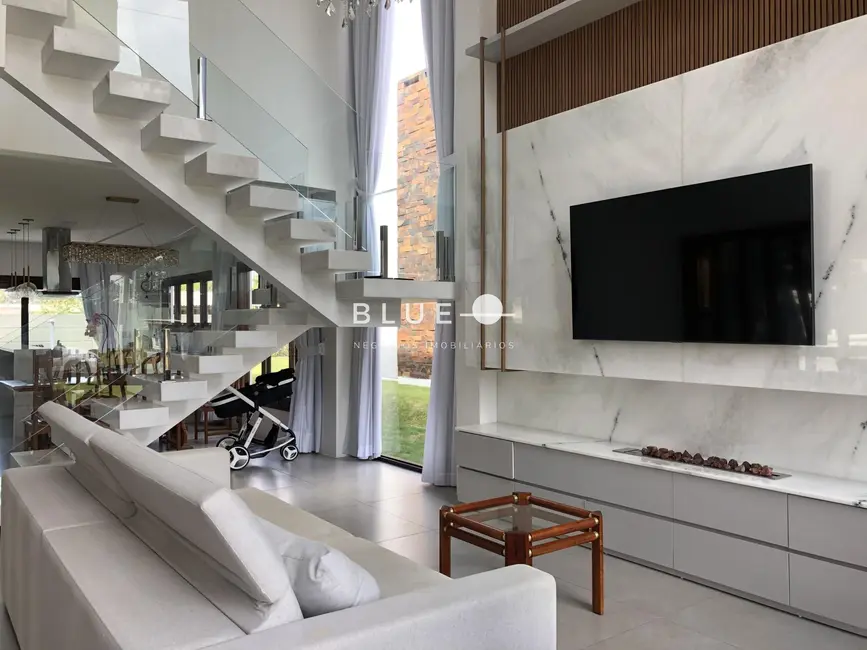 Casa de Condomínio com 4 quartos à venda, 300m2 em Torres - RS - imagem 2 Foto 2 de Casa de Condomínio com 4 quartos à venda, 300m2 em Torres - RS