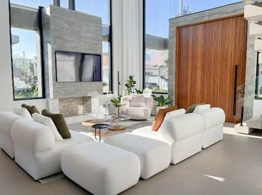 Casa de Condomínio com 5 quartos à venda, 477m2 em Torres - RS - imagem 5 Foto 5 de Casa de Condomínio com 5 quartos à venda, 477m2 em Torres - RS