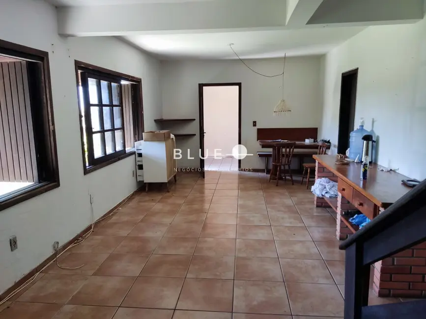 Casa com 3 quartos à venda, 220m2 em Torres - RS - imagem 6 Foto 6 de Casa com 3 quartos à venda, 220m2 em Torres - RS