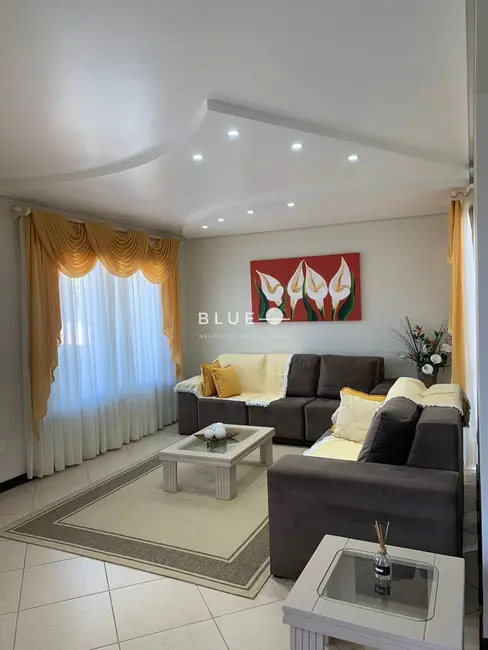 Casa com 3 quartos à venda, 255m2 em Centro, Torres - RS - imagem 4 Foto 4 de Casa com 3 quartos à venda, 255m2 em Centro, Torres - RS