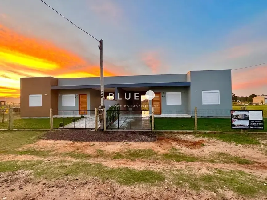 Foto 1 de Casa com 2 quartos à venda, 73m2 em Passo De Torres - SC