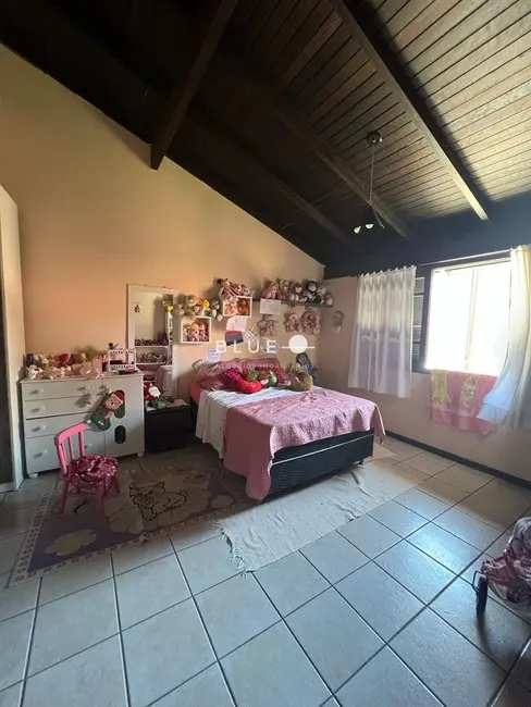 Casa com 10 quartos à venda, 142m2 em Centro, Torres - RS - imagem 8 Foto 8 de Casa com 10 quartos à venda, 142m2 em Centro, Torres - RS