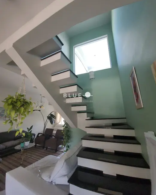 Casa com 5 quartos à venda, 320m2 em Torres - RS - imagem 4 Foto 4 de Casa com 5 quartos à venda, 320m2 em Torres - RS