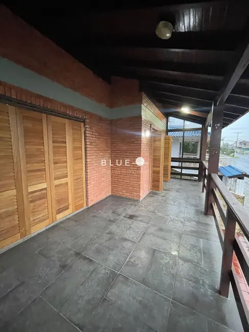 Casa com 3 quartos à venda, 226m2 em Torres - RS - imagem 4 Foto 4 de Casa com 3 quartos à venda, 226m2 em Torres - RS