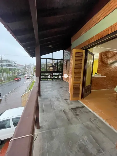 Casa com 3 quartos à venda, 226m2 em Torres - RS - imagem 5 Foto 5 de Casa com 3 quartos à venda, 226m2 em Torres - RS