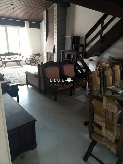 Casa com 5 quartos à venda, 350m2 em Centro, Torres - RS - imagem 4 Foto 4 de Casa com 5 quartos à venda, 350m2 em Centro, Torres - RS