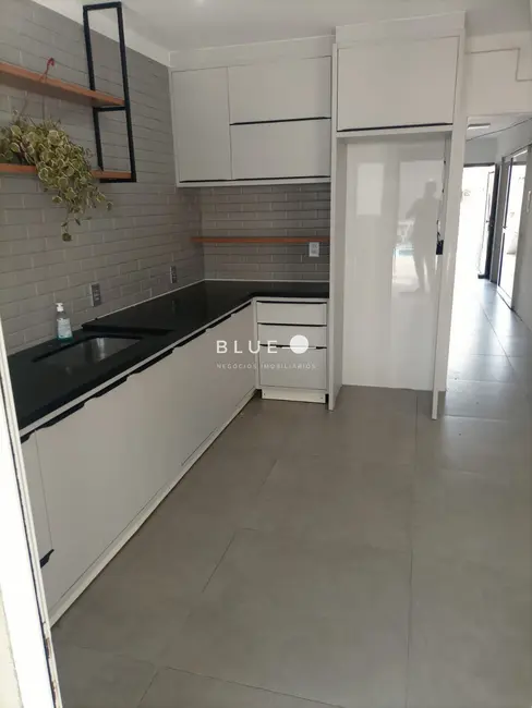 Casa com 5 quartos à venda, 350m2 em Centro, Torres - RS - imagem 7 Foto 7 de Casa com 5 quartos à venda, 350m2 em Centro, Torres - RS