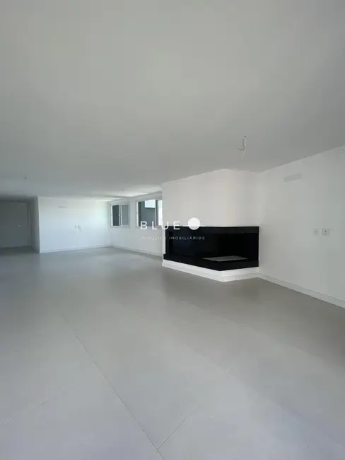 Apartamento com 3 quartos à venda, 201m2 em Torres - RS - imagem 8 Foto 8 de Apartamento com 3 quartos à venda, 201m2 em Torres - RS