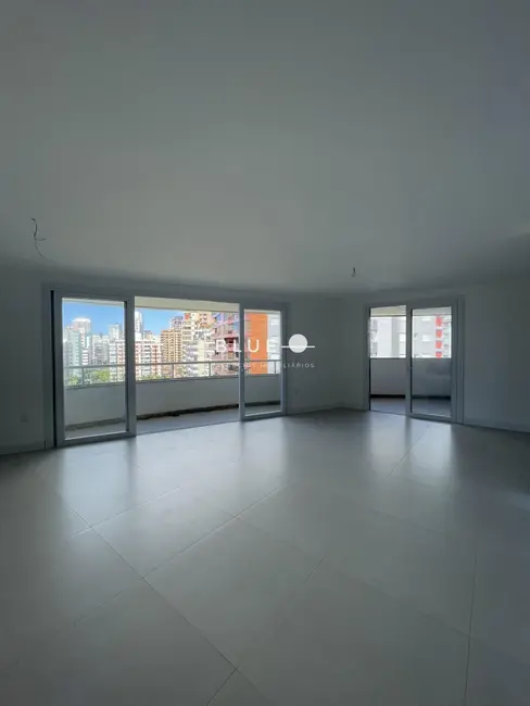 Apartamento com 3 quartos à venda, 201m2 em Torres - RS - imagem 3 Foto 3 de Apartamento com 3 quartos à venda, 201m2 em Torres - RS