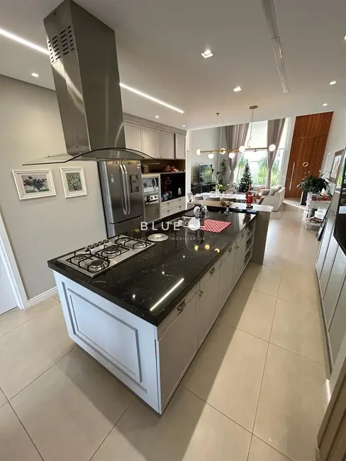 Casa de Condomínio com 4 quartos à venda, 278m2 em Torres - RS - imagem 6 Foto 6 de Casa de Condomínio com 4 quartos à venda, 278m2 em Torres - RS