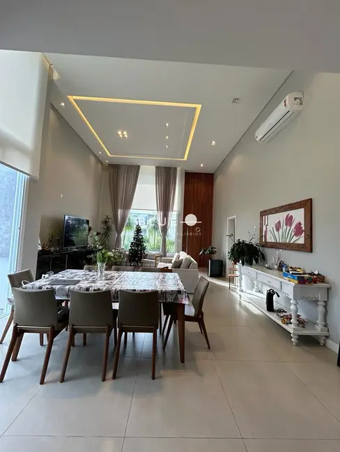 Casa de Condomínio com 4 quartos à venda, 278m2 em Torres - RS - imagem 5 Foto 5 de Casa de Condomínio com 4 quartos à venda, 278m2 em Torres - RS