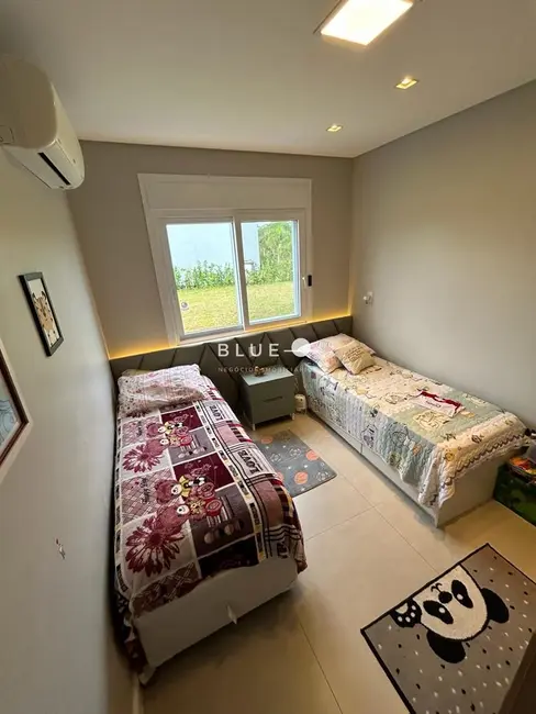 Casa de Condomínio com 4 quartos à venda, 278m2 em Torres - RS - imagem 9 Foto 9 de Casa de Condomínio com 4 quartos à venda, 278m2 em Torres - RS