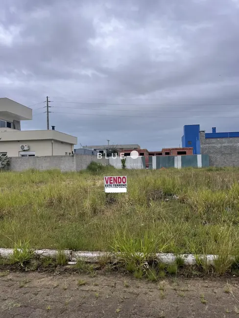 Foto 1 de Terreno / Lote à venda, 384m2 em Torres - RS