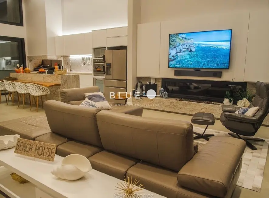 Casa de Condomínio com 4 quartos à venda, 330m2 em Torres - RS - imagem 7 Foto 7 de Casa de Condomínio com 4 quartos à venda, 330m2 em Torres - RS