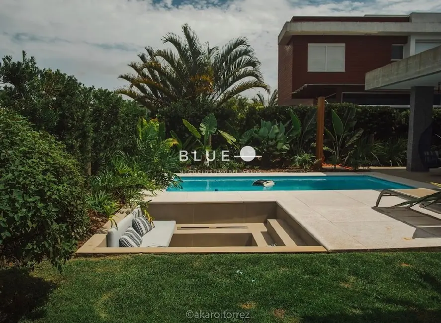 Casa de Condomínio com 4 quartos à venda, 330m2 em Torres - RS - imagem 3 Foto 3 de Casa de Condomínio com 4 quartos à venda, 330m2 em Torres - RS