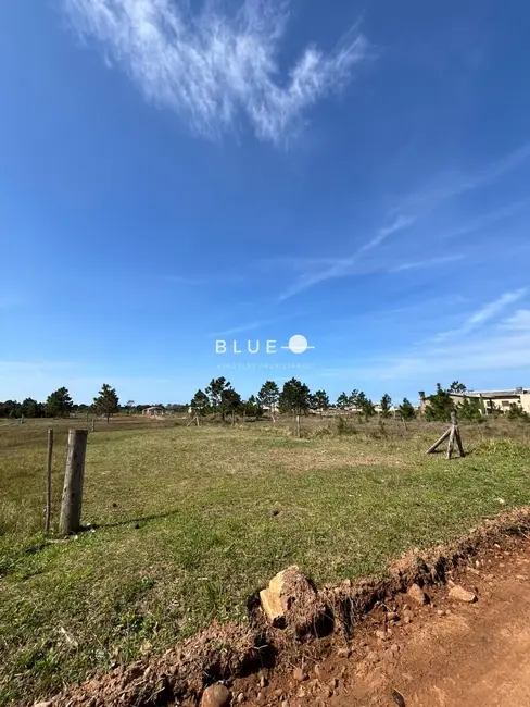 Foto 2 de Terreno / Lote à venda, 300m2 em Torres - RS