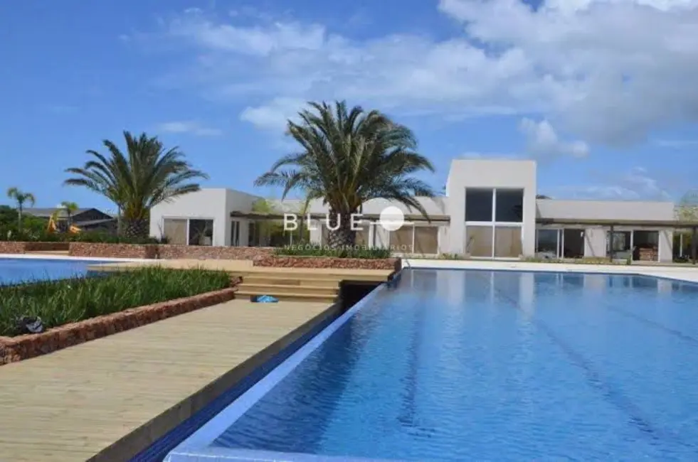 Foto 1 de Terreno / Lote à venda, 561m2 em Torres - RS