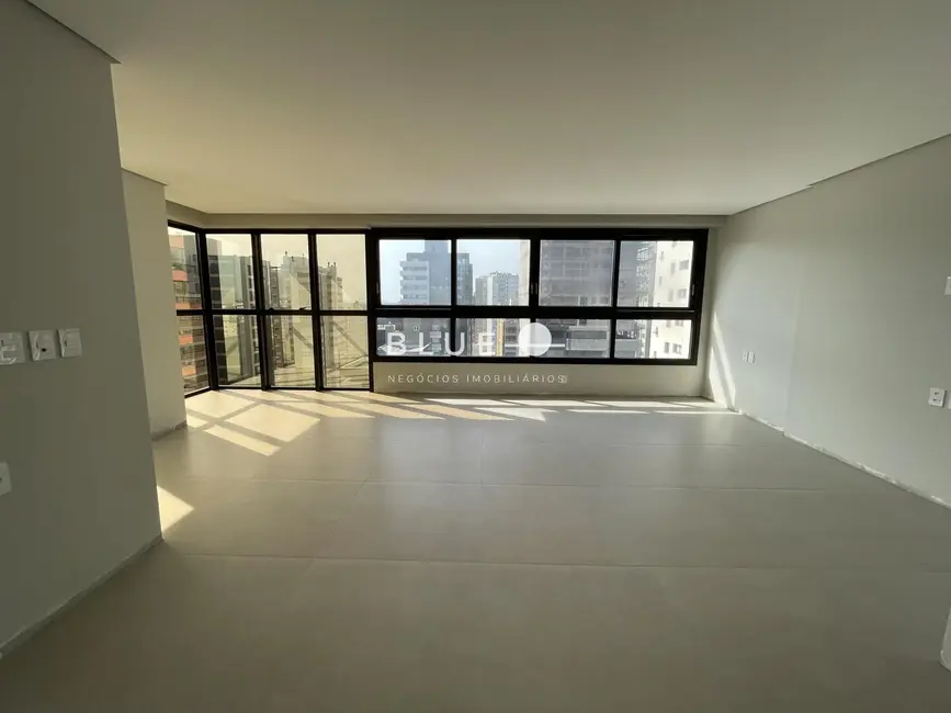 Apartamento com 3 quartos à venda, 114m2 em Centro, Torres - RS - imagem 3 Foto 3 de Apartamento com 3 quartos à venda, 114m2 em Centro, Torres - RS