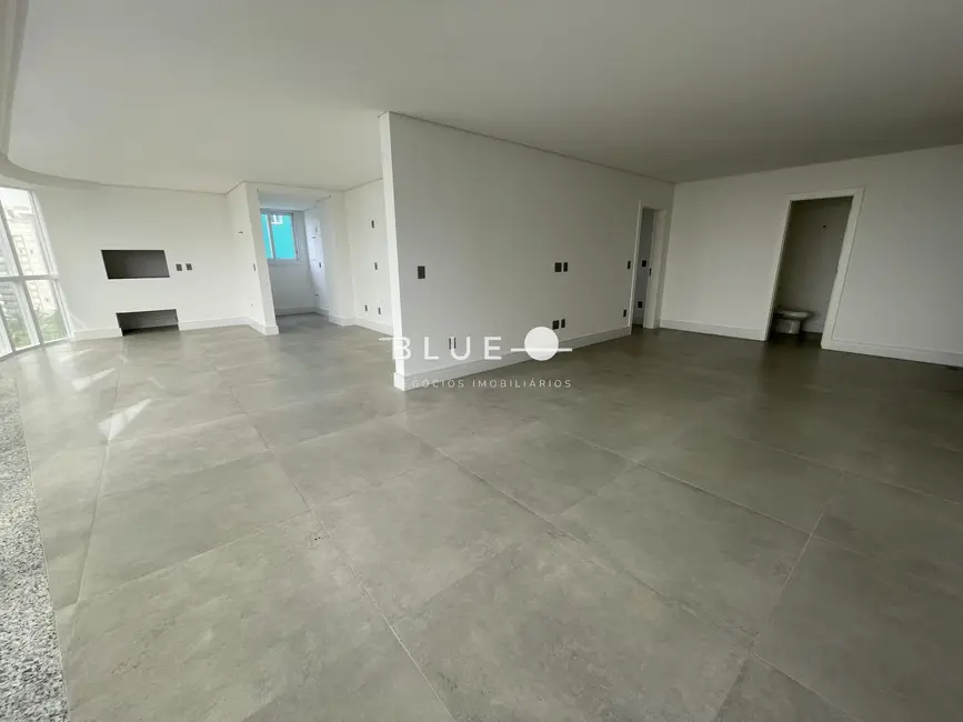 Apartamento com 3 quartos à venda, 140m2 em Torres - RS - imagem 4 Foto 4 de Apartamento com 3 quartos à venda, 140m2 em Torres - RS